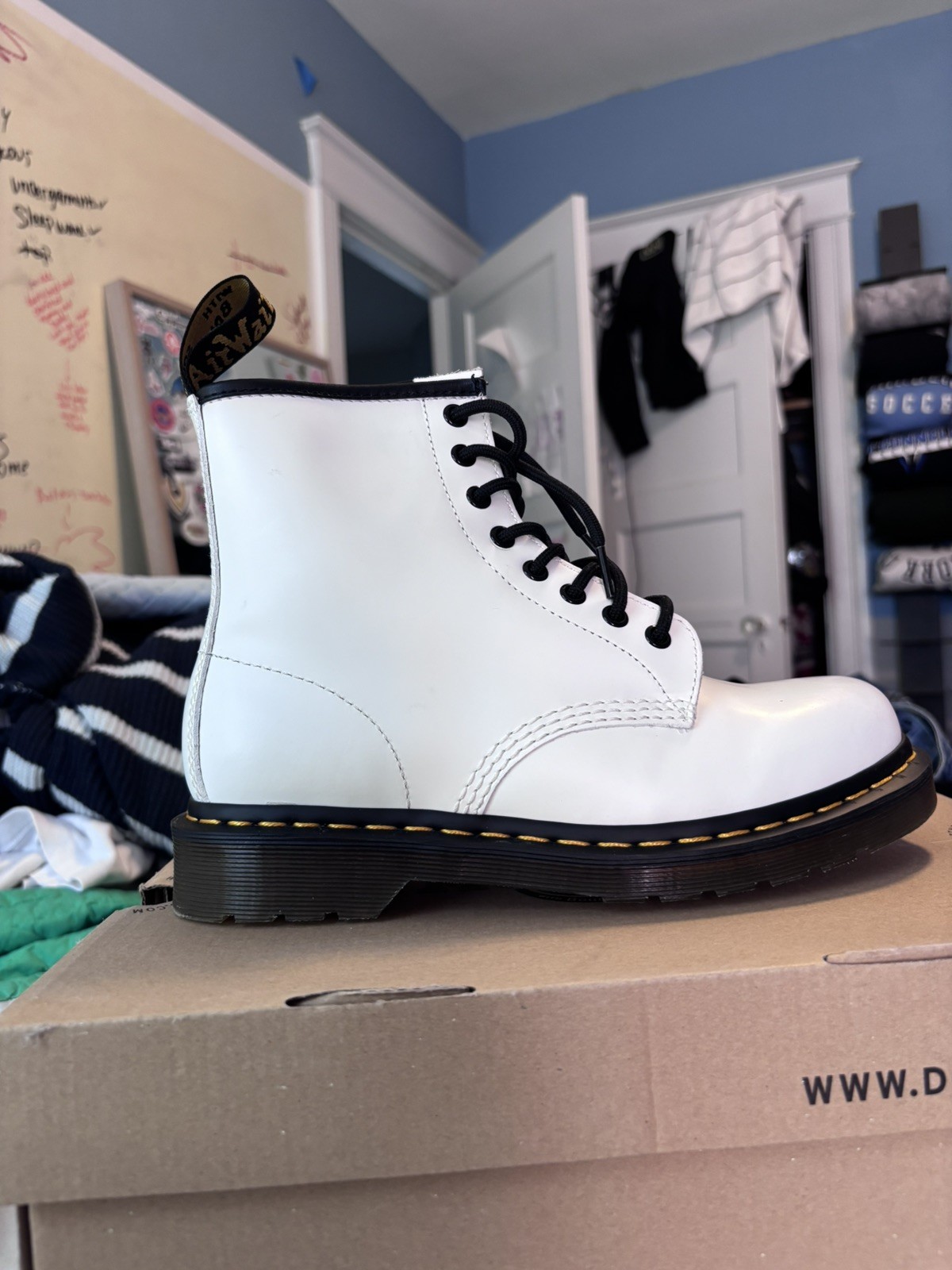 Dr. Doc Martens 1460 Women’s Boot US 7 White Docs Smooth Leather Lace Up