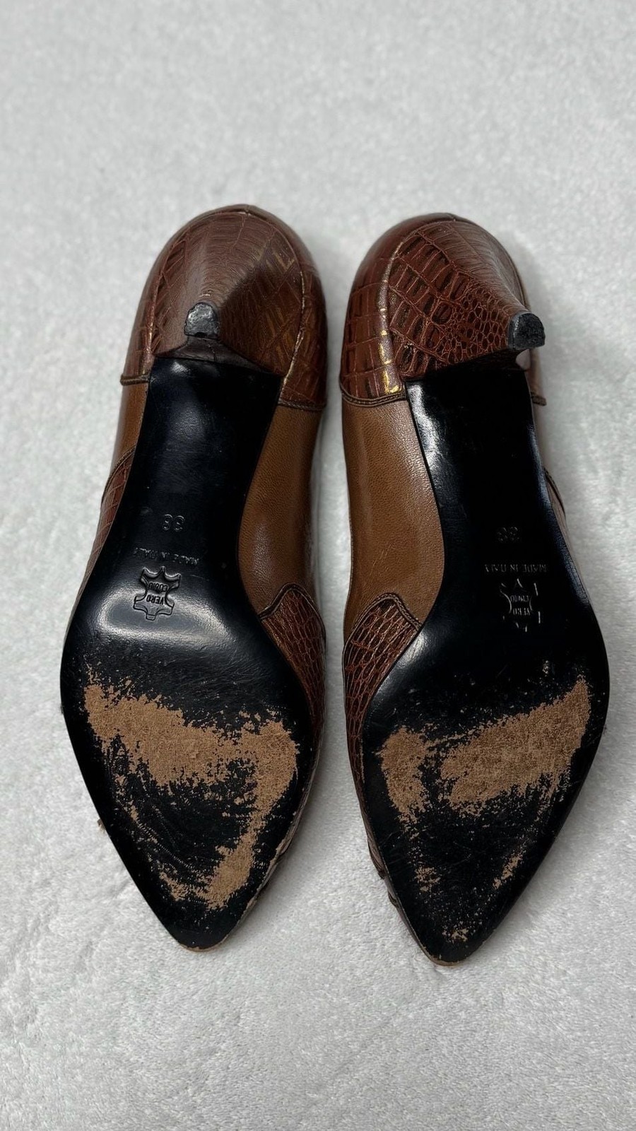 Battaglia Italian Leather Croc-Embossed Pointed Toe Kitten Heel Pumps