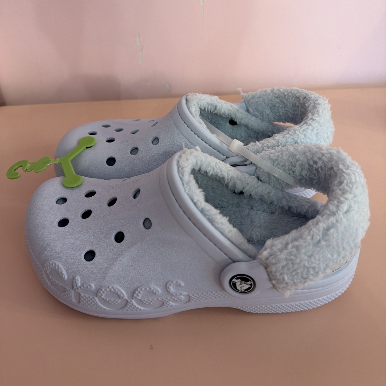 NEW Crocs Light Blue Baya Lined Fuzz Fleece Strap Clogs Men’s 5/Women’s 7