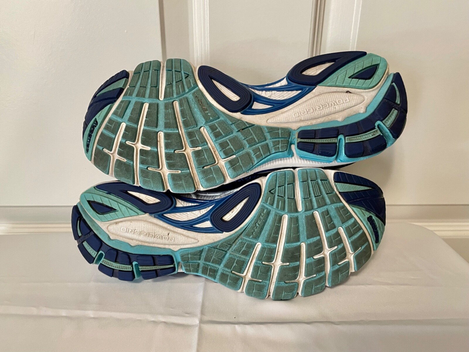 Saucony Women’s Size 9 Blue Power Grid Run Dry Sneakers 8mm Offset