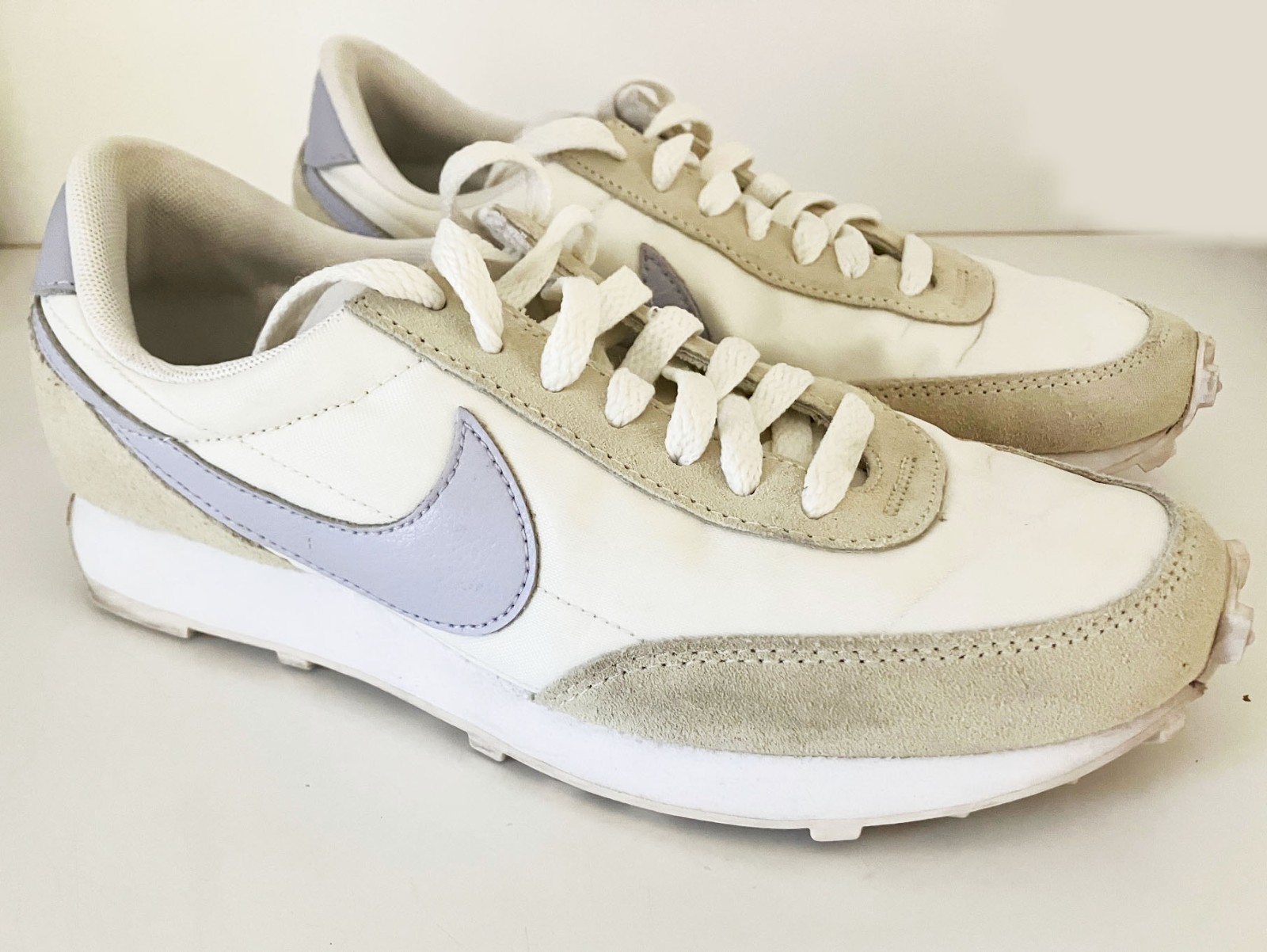 Nike Daybreak Running Shoe Womens Size 7 Retro Sneaker Running Casual Shoe