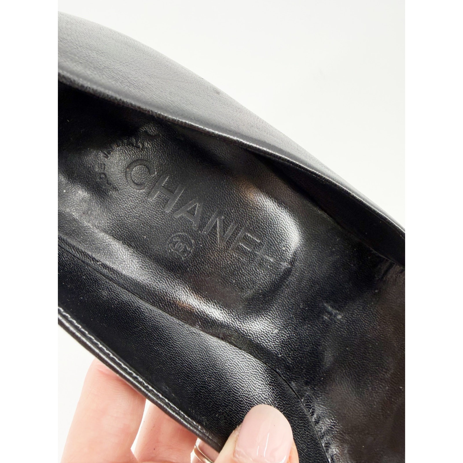 Chanel Quilted Cap Toe Pointed Pumps Black Leather CC Logo Back Heel Shoes 39