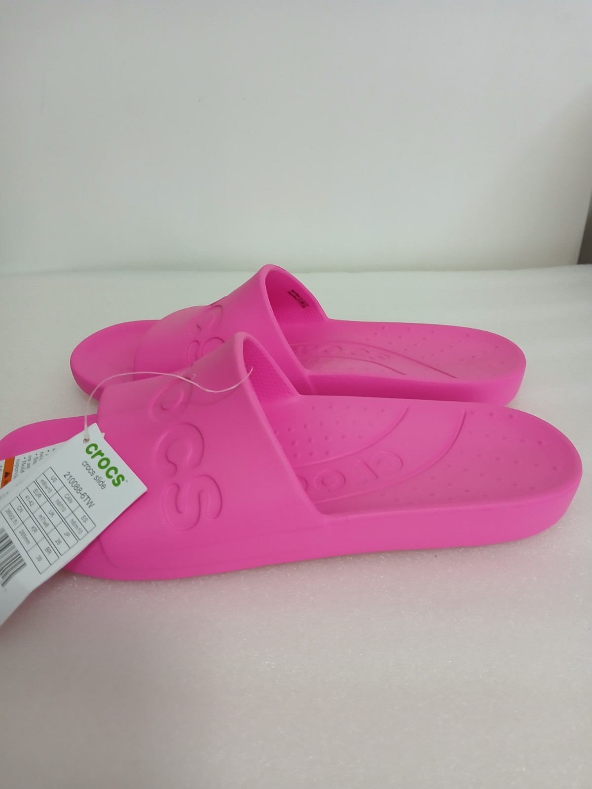 Brand New Crocs Fuschia Pink, Size M8/W10