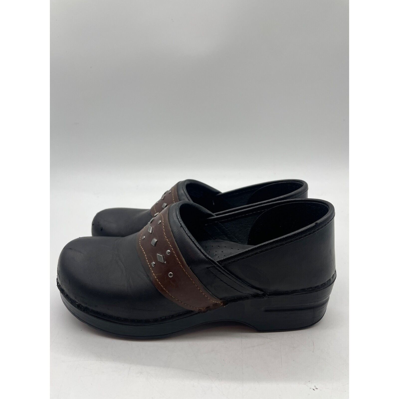 Dansko Clog Womens 9.5 Studded Comfort Vamp Paven Slip On Workwear Black Leather