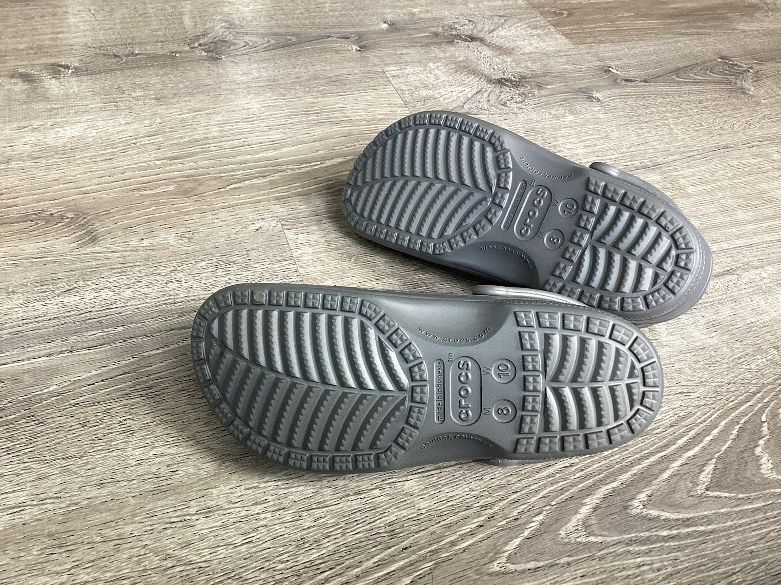 Crocs Baya Clog Mens 8 Womens 10 Grey Sandals Shoes Slip on Comfort 10126
