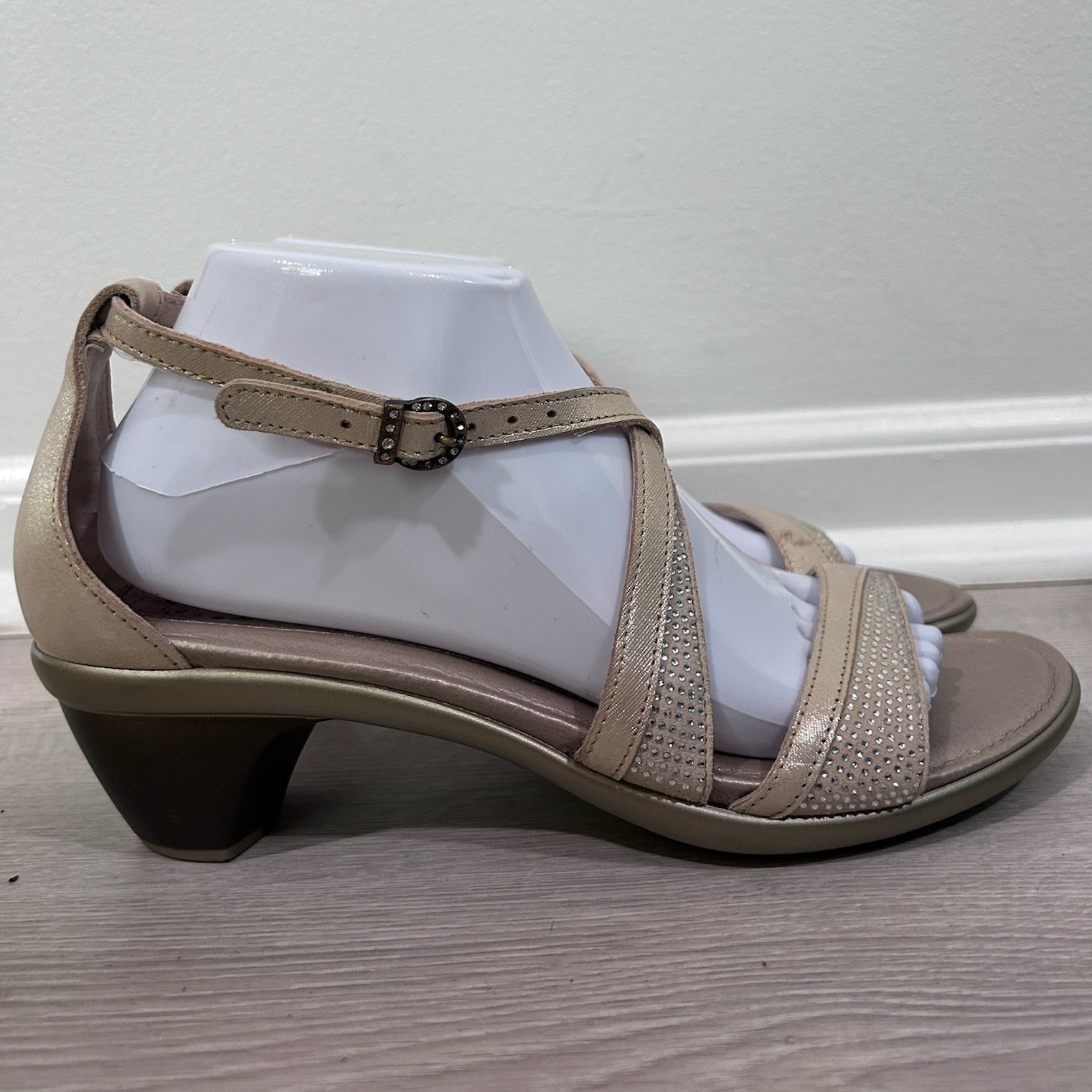 Naot Innovate Sandal Womens 41 US 10 Champagne Rhinestone Heel Comfort Leather