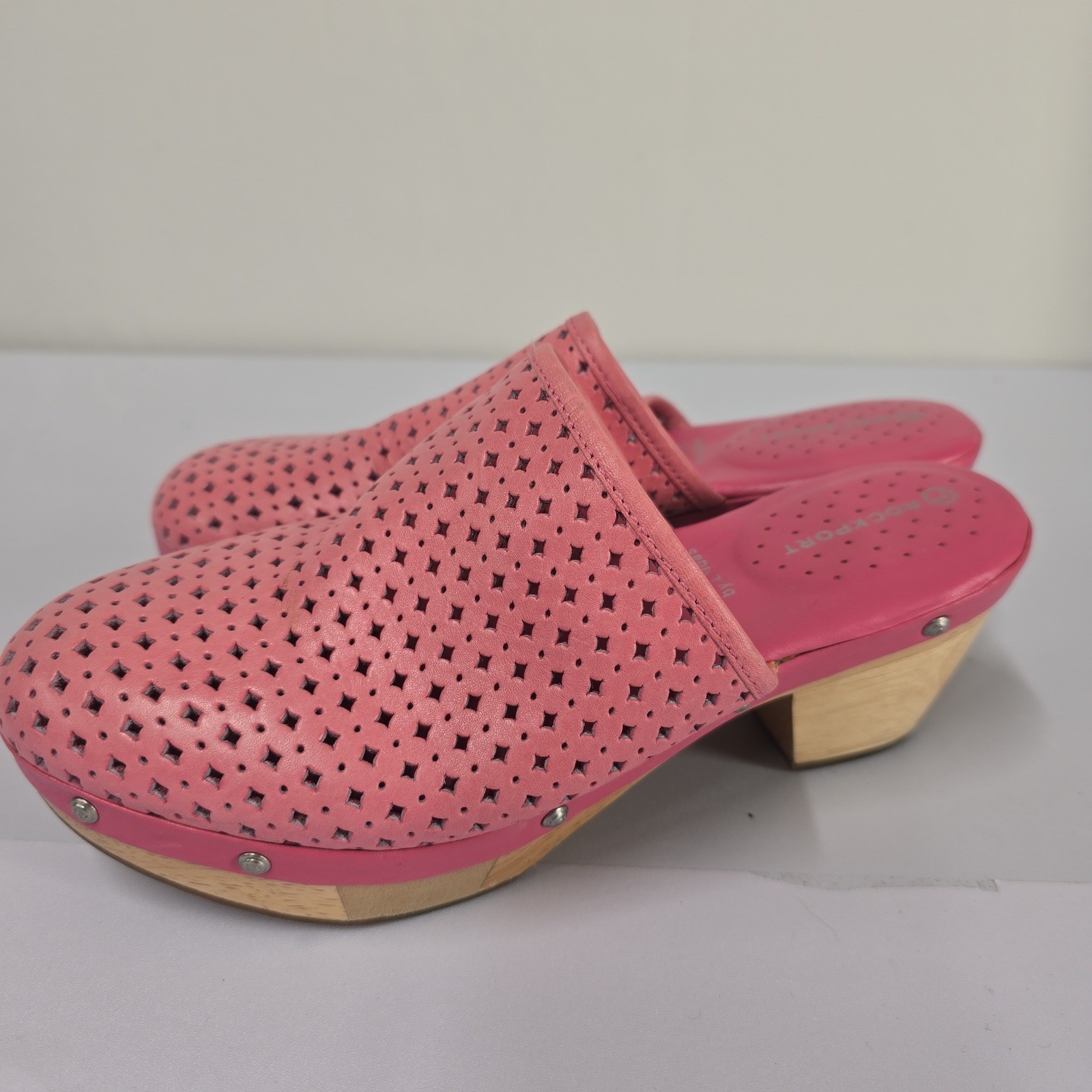 Rockport Women’s Pink Leather Perforated Clog Heel Shoes Size 5 M K55991