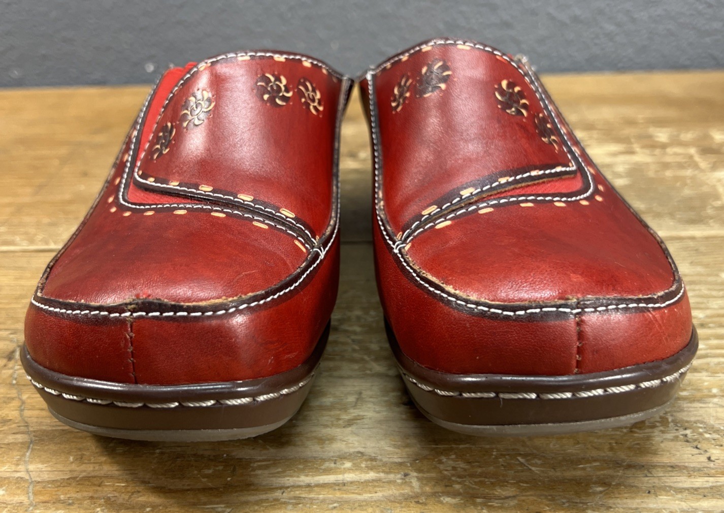 Spring Step Chino Clogs Mules Womens 7-7.5 US – 38 EU Red Hand Painted Leather