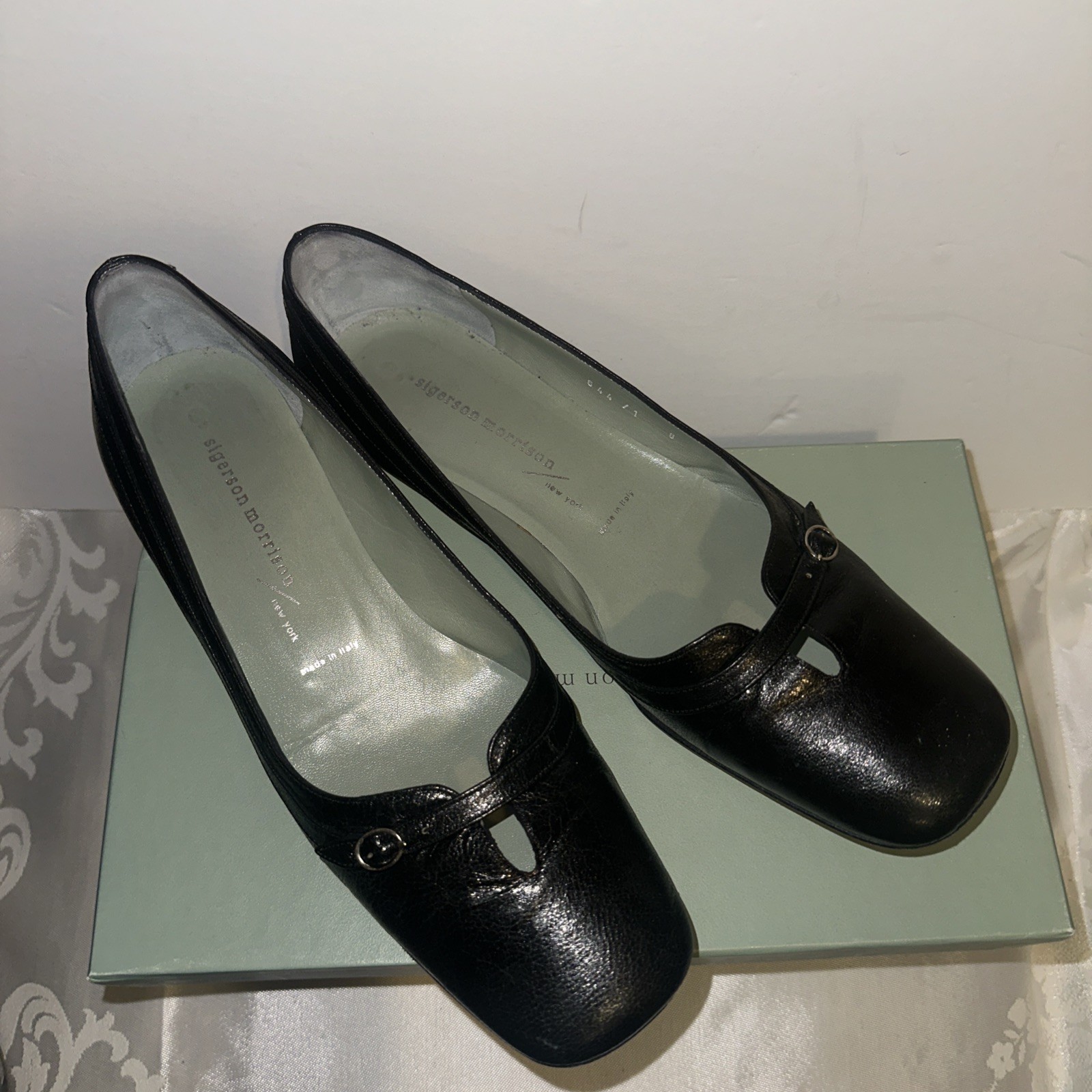 Vintage Sigerson Morrison Black leather Flat with small peg heel