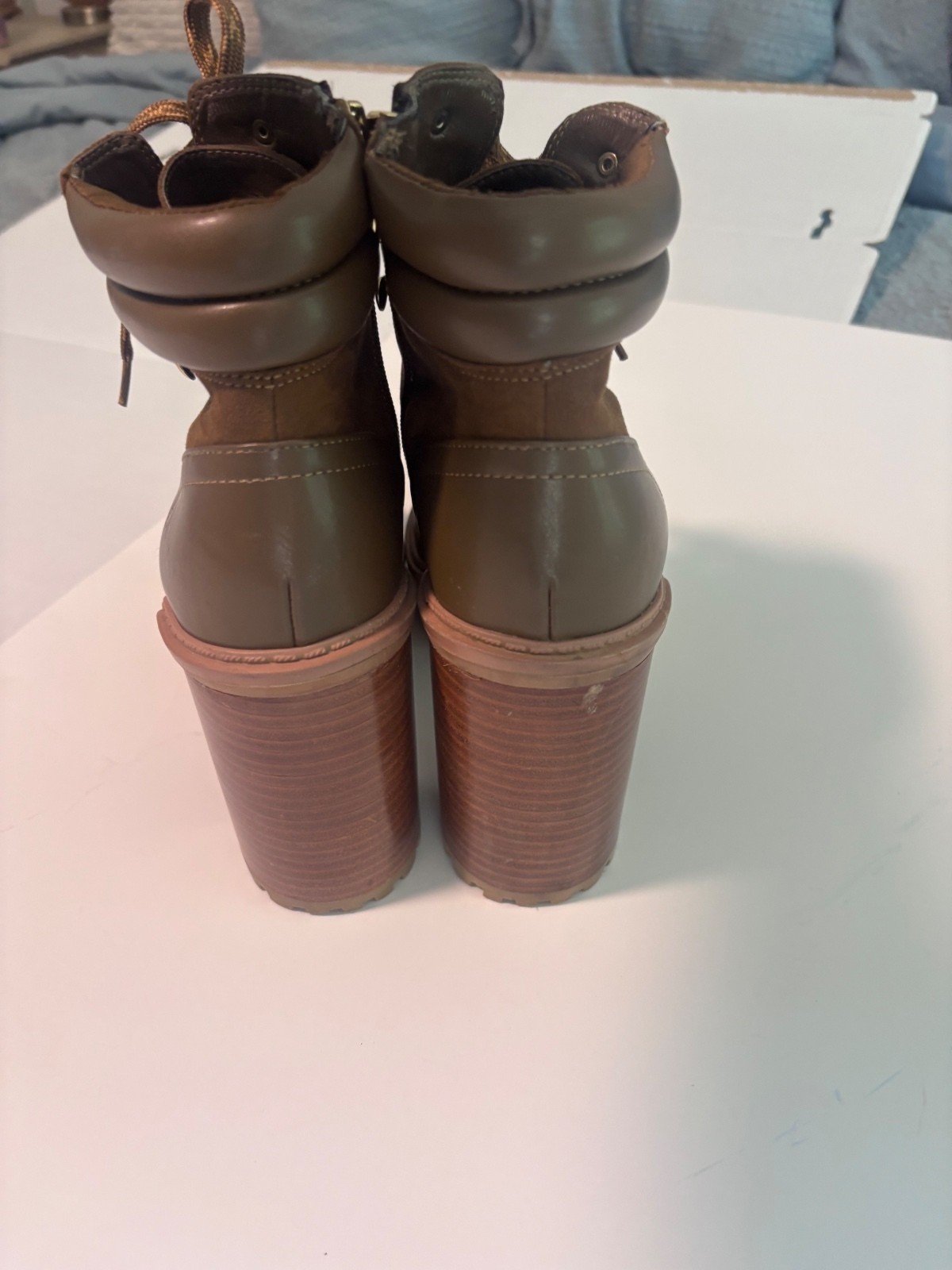 JLO Jennifer Lopez Brown Laced Up Boots Block Heel Ankle Booties Women’s Size 11