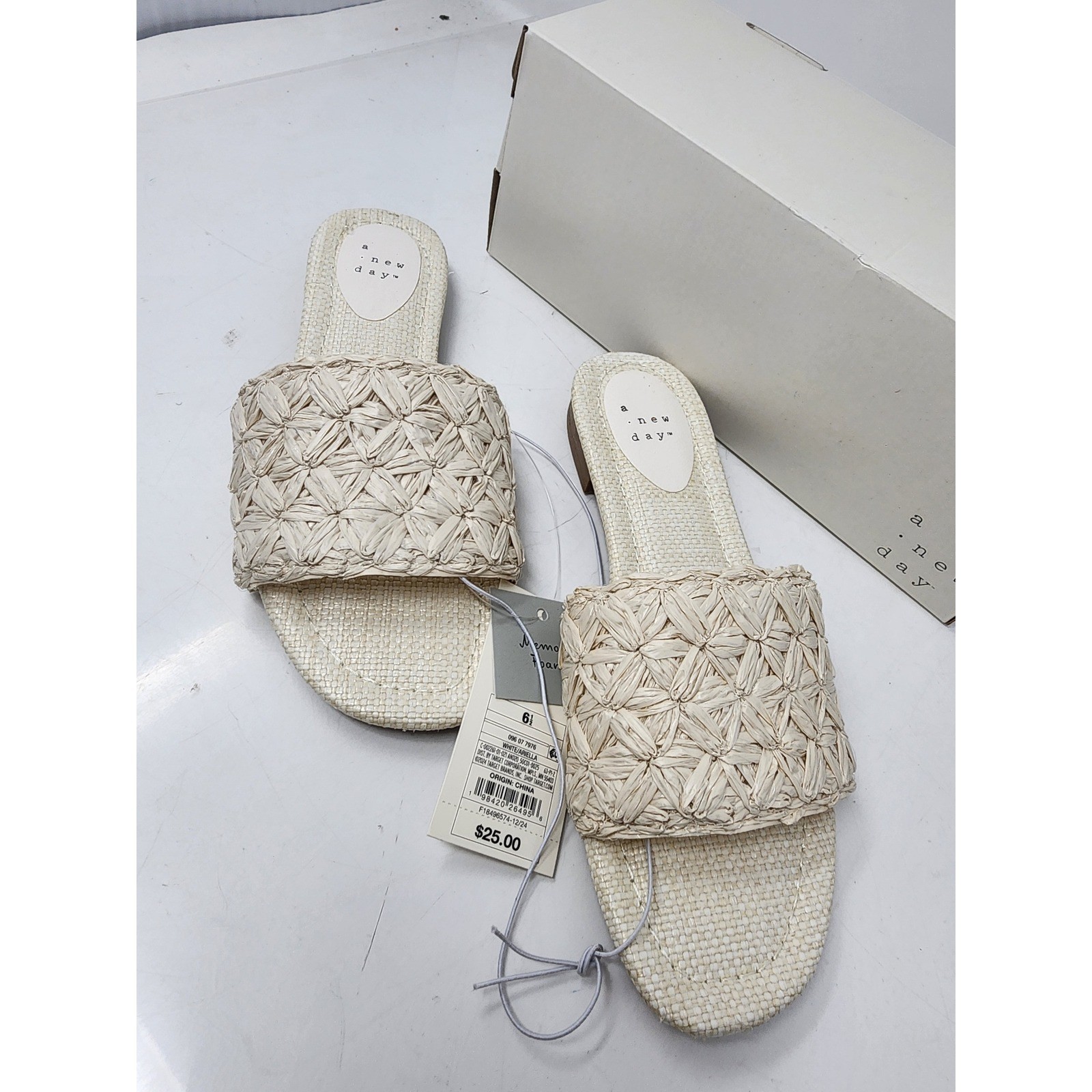 A New Day Womens Ariella Flat Sandals White Raffia Casual Slides Size 6.5