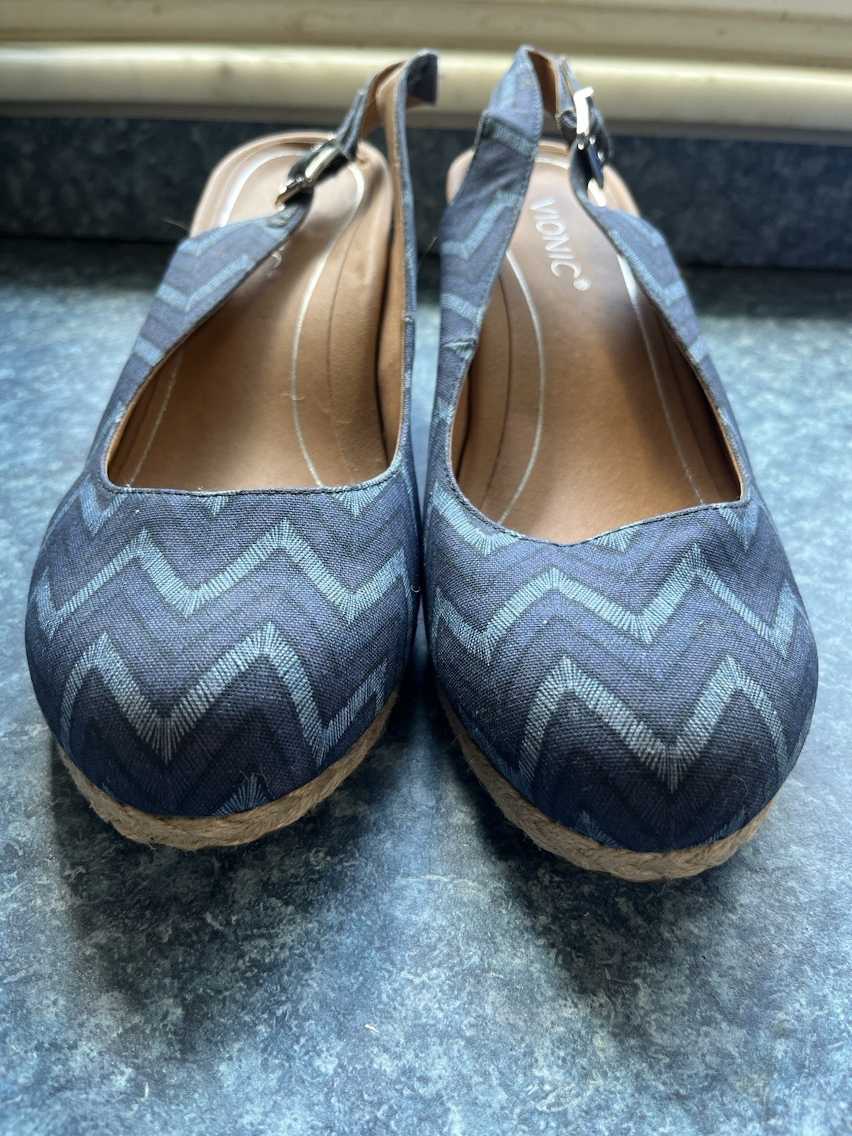 Vionic Carolina Blue Chevron Wedge Slingback sz 11 Summer Resort
