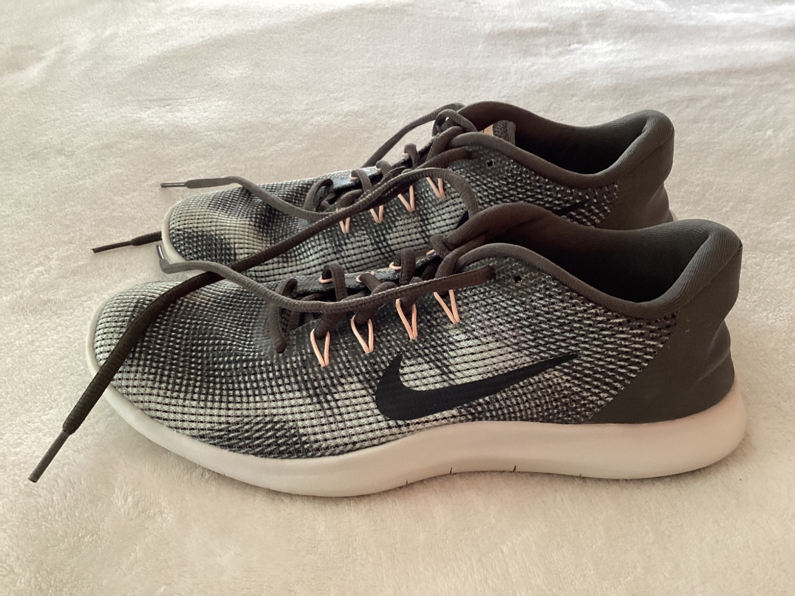 NIKE FREE RN FLYKNIT 2018 NEWSPRINT/DARK STUCCO SILVER/BLACK AA7408-007~WO 9~EUC