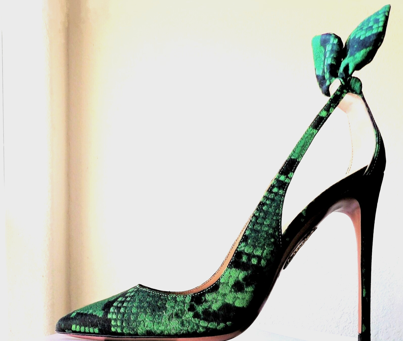 AQUAZZURA Deneuve 105 Stunning Stiletto Bow Pump 37.5