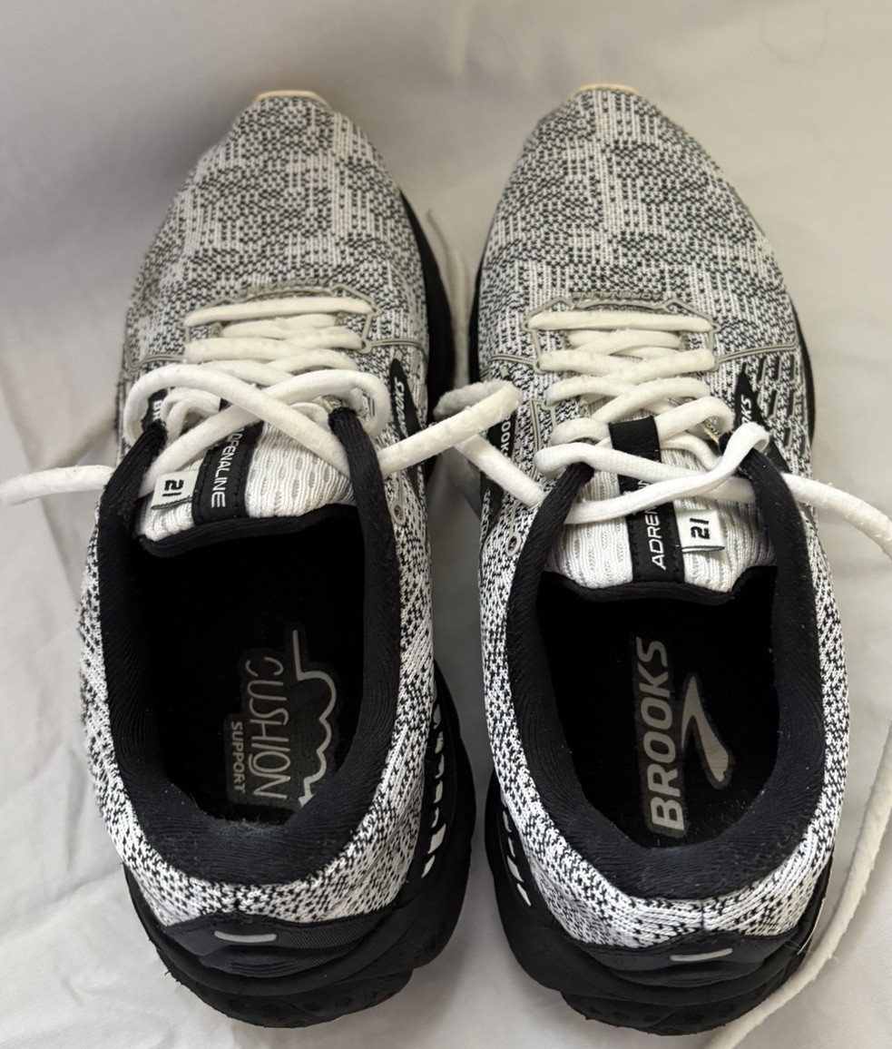Brooks Women’s Adrenaline 21 Size 8.5 Black And Grey And White
