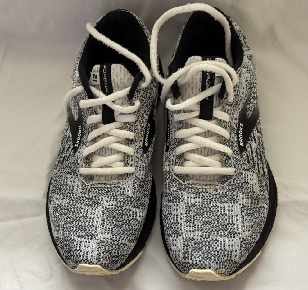 Brooks Women’s Adrenaline 21 Size 8.5 Black And Grey And White