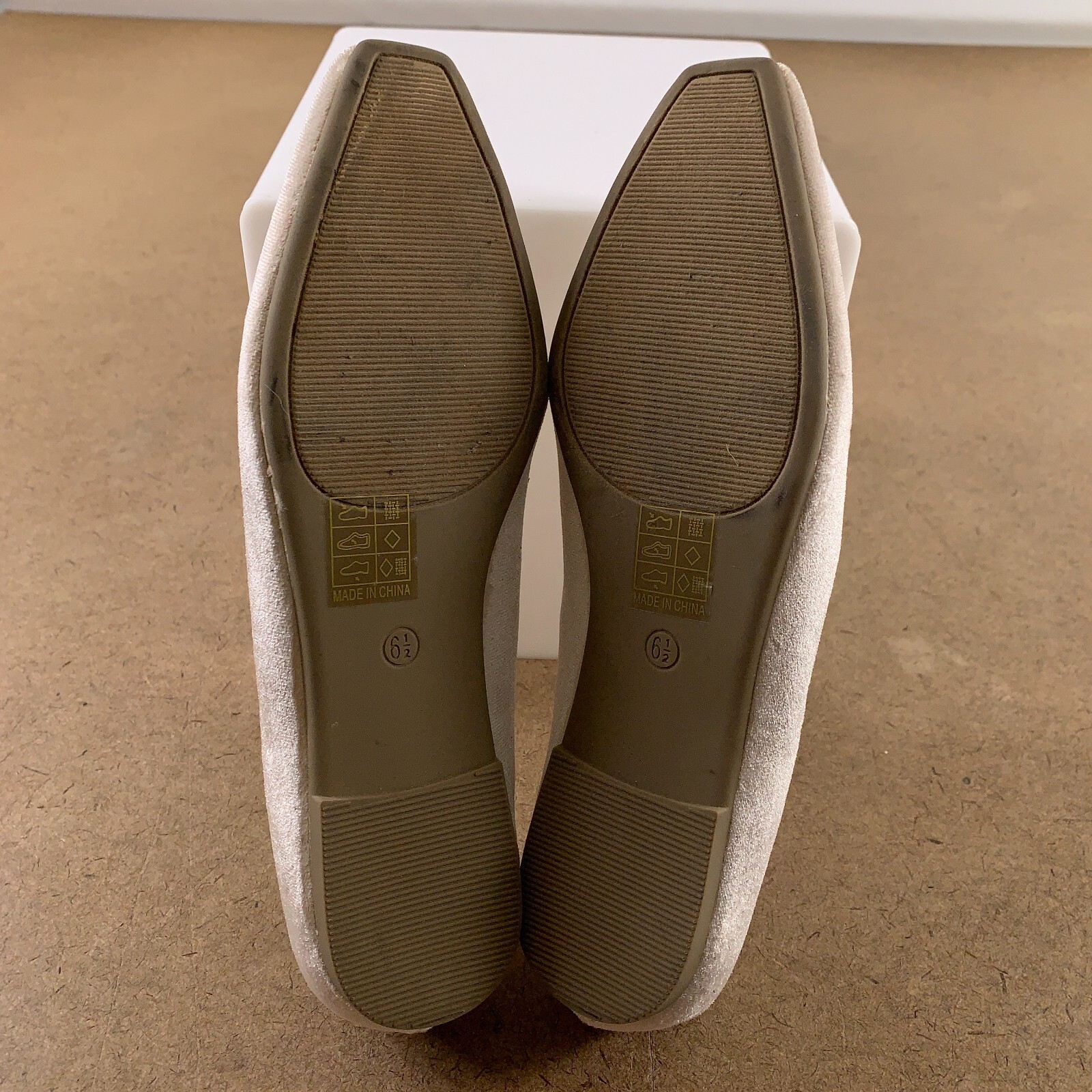 Tru Comfort Foam Women’s Shoe Size 6.5 Taupe Silas Velvet Slip On Loafer New