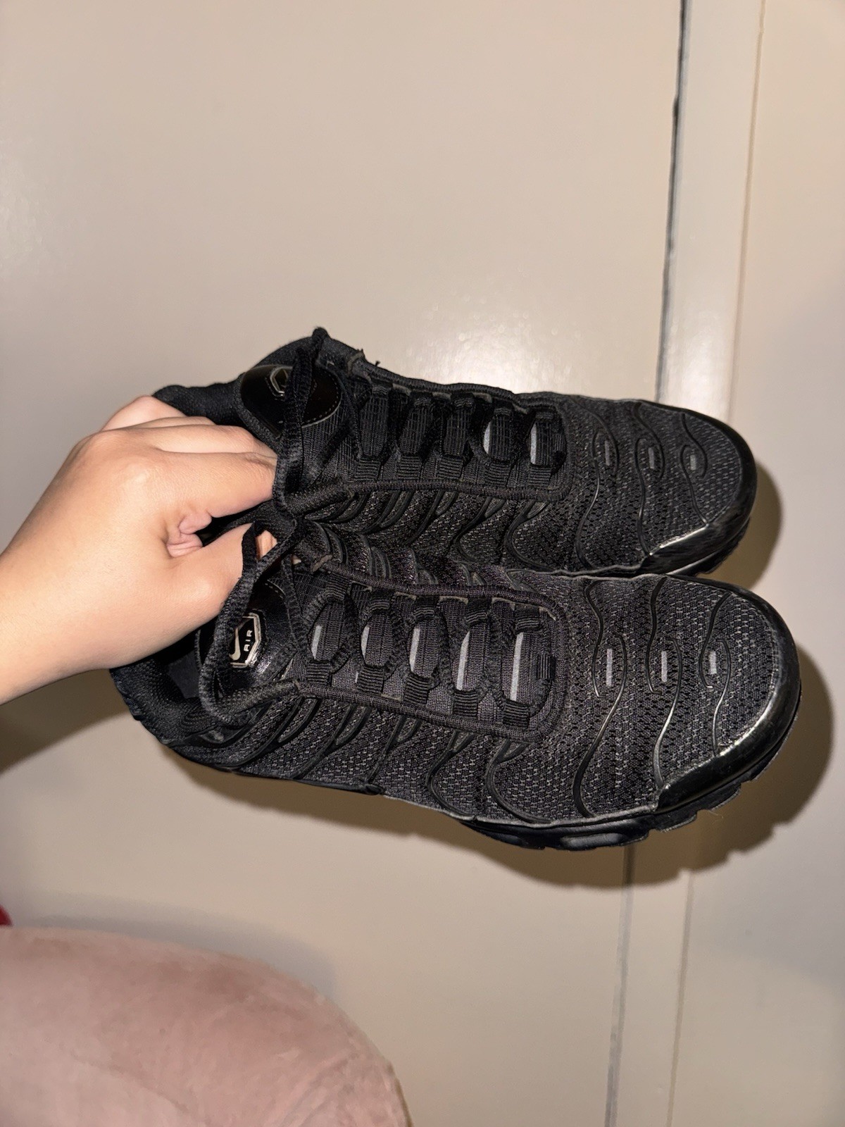 Nike Air Max Plus Black Low Top Lace-Up Athletic Sneakers Unisex Adults