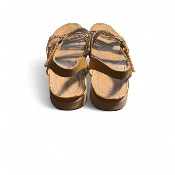 Baretraps Nylah Tan Leopard Multi Strap Wedge Sandals Womens 8.5M BTS21-10846