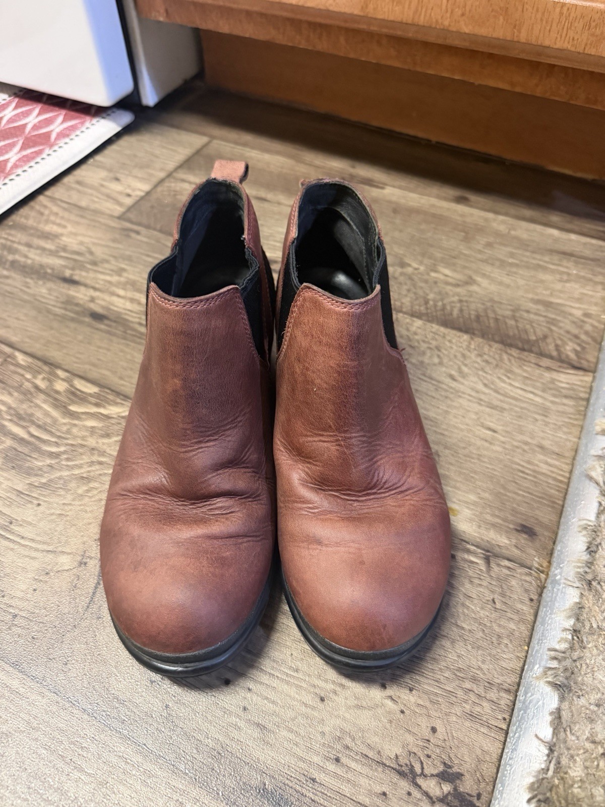 KEEN Morrison Burgundy Women’s Leather Chelsea Ankle Pull On Boots US 7.5 W