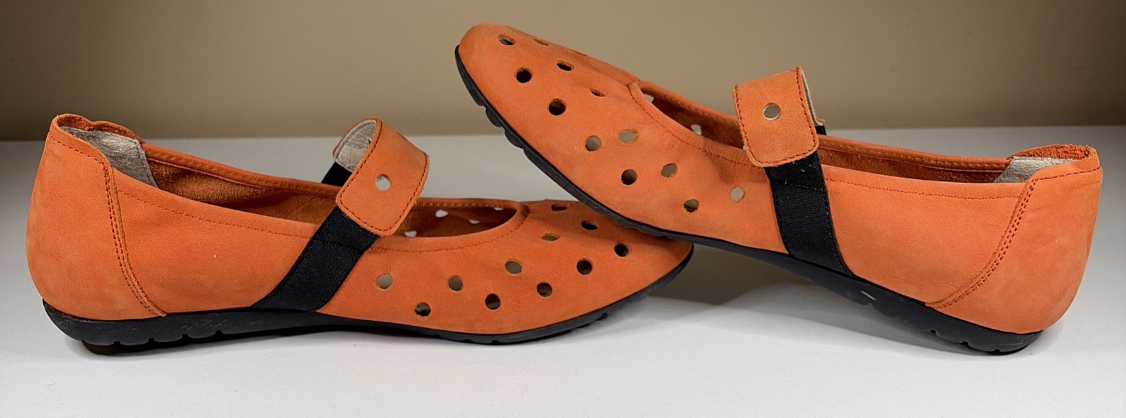 SABRINAS Made in Spain Orange Suede BALLET FLATS Mary Jane Cut Outs Size 39