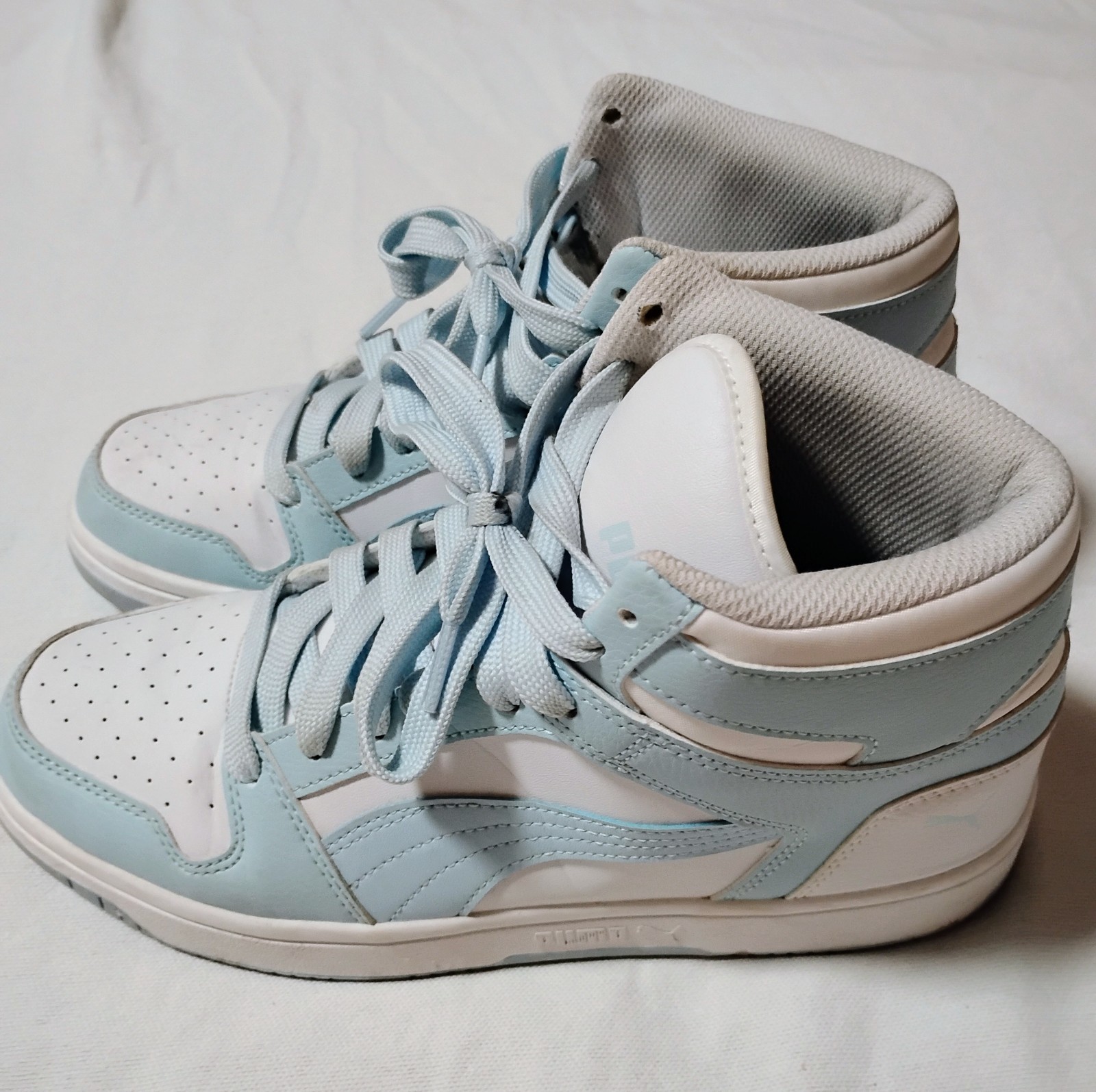 Puma Rebound LayUp SL White Baby Blue Mid Top Basketball Shoes Womens Size 9.5