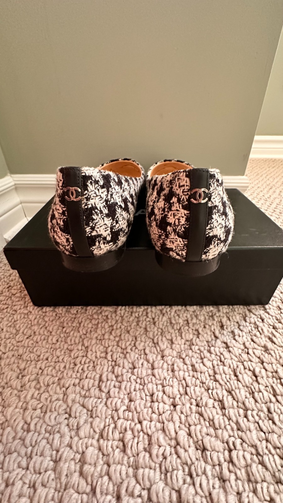 Chanel Tweed Calfskin Cap Toe Ballerina Flats Houndstooth Black White -Size 39.5