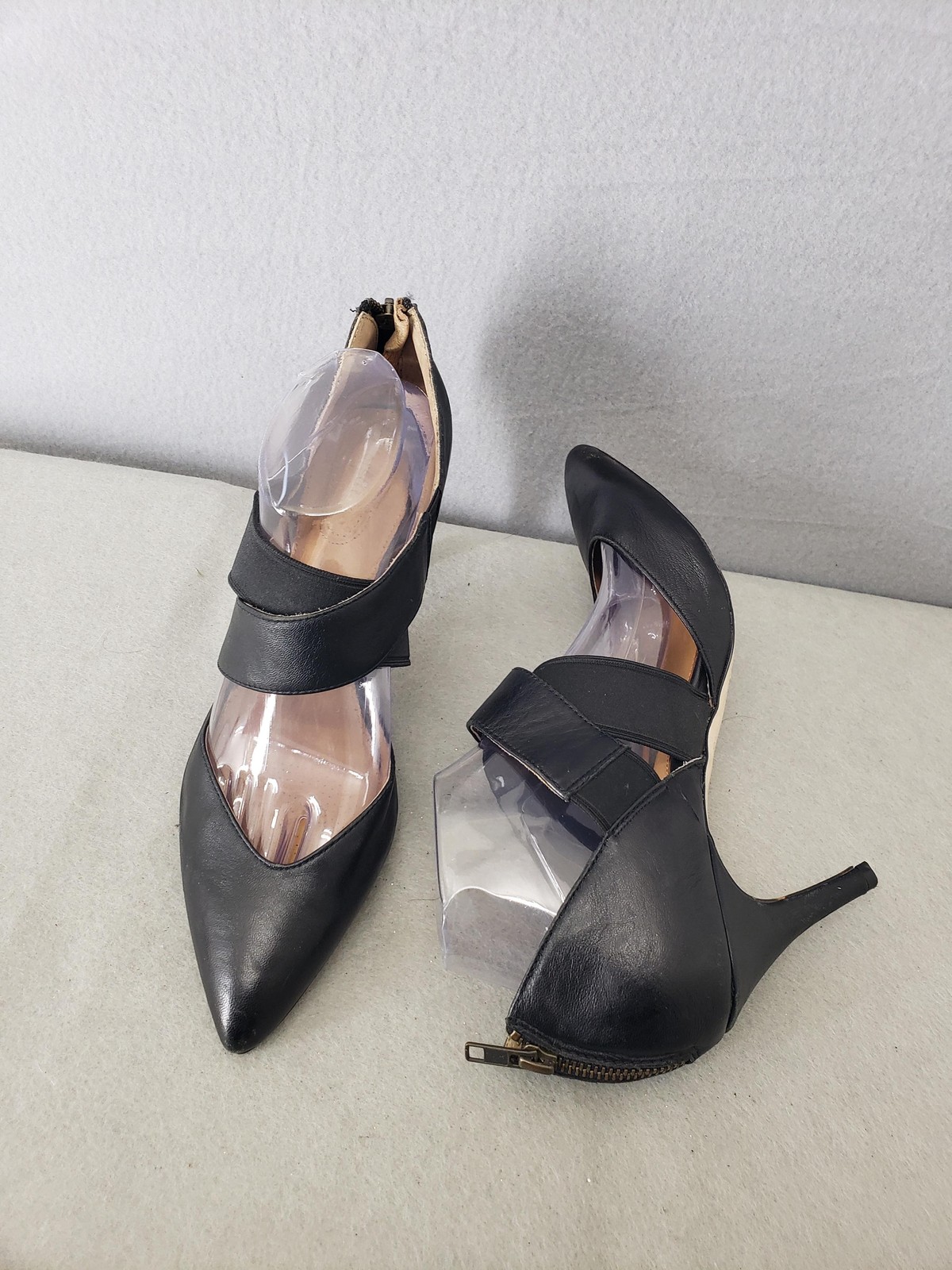 Corso Como Womens Stiletto 10M Black Pointed Toe Dress Heels Zipper Strap Shoes