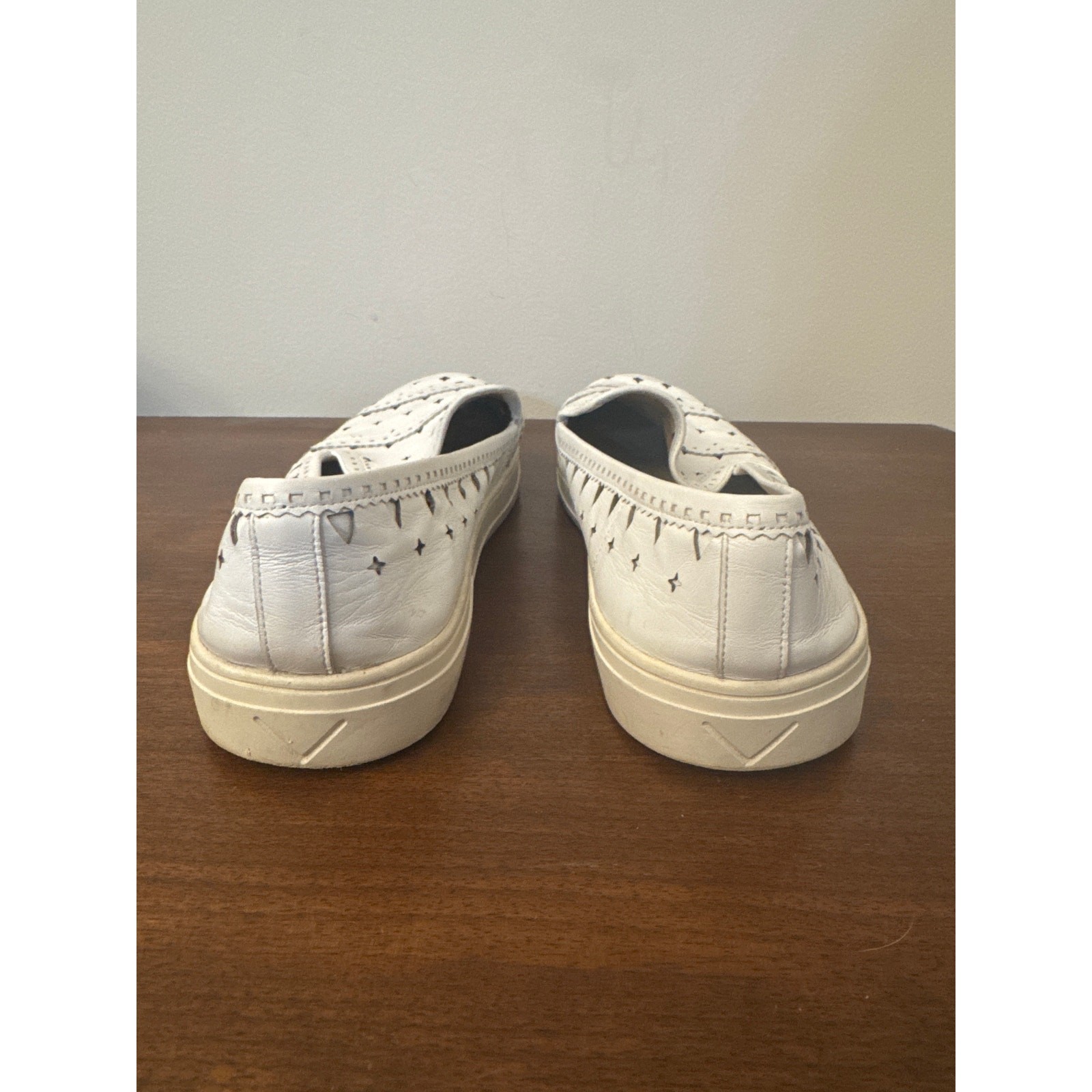 Via Spiga Women’s Gingi White Leather Cut Out Slip On Sneakers Size 11