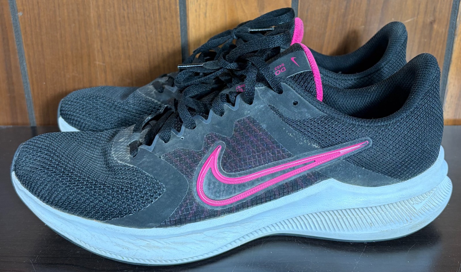 Nike Downshifter 11 Black Laser Fuchsia Womens Running Shoes Sz 11 – EUC