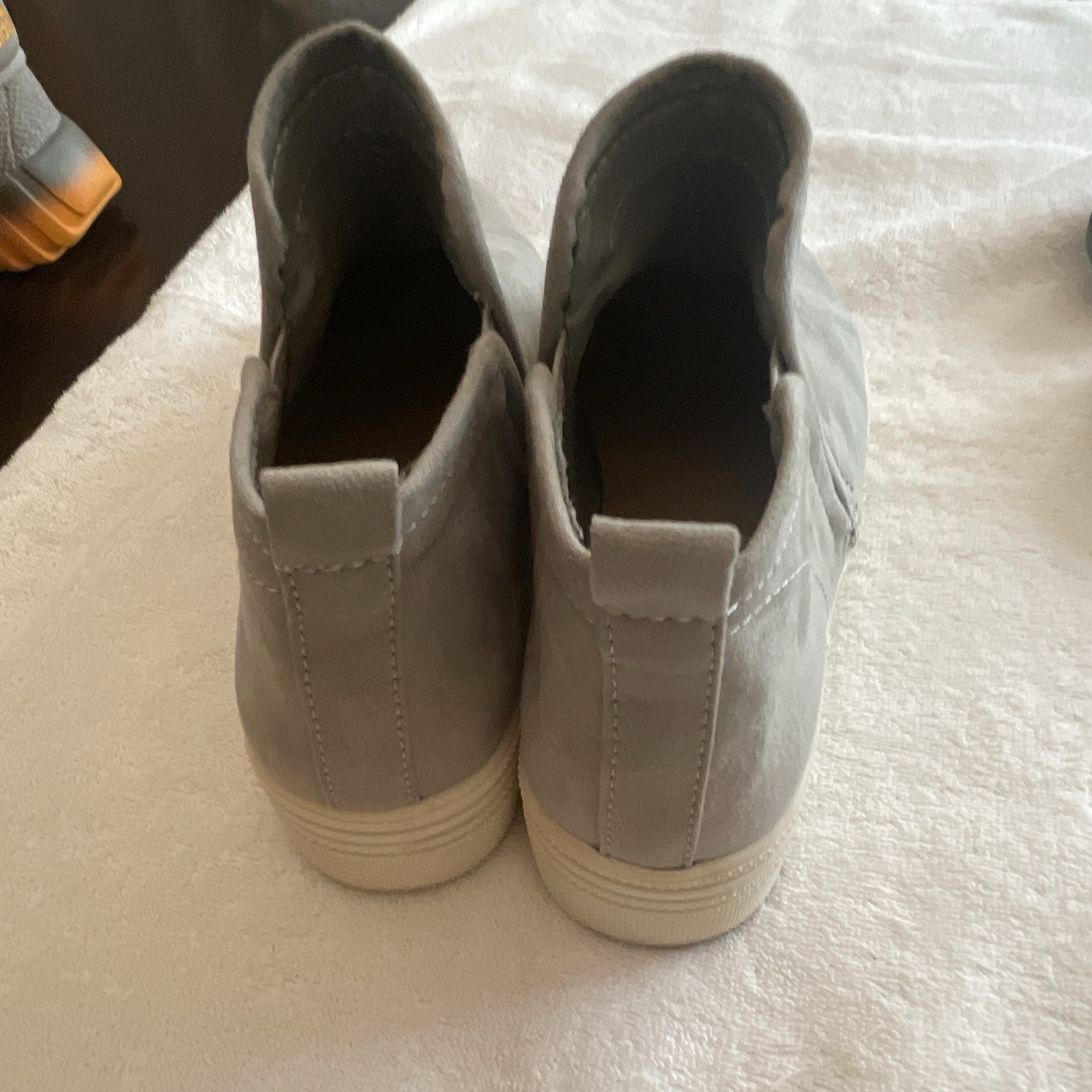 Dolce Vita Women’s Gray Leather Slip-On Ankle Booties Round Toe Size 6
