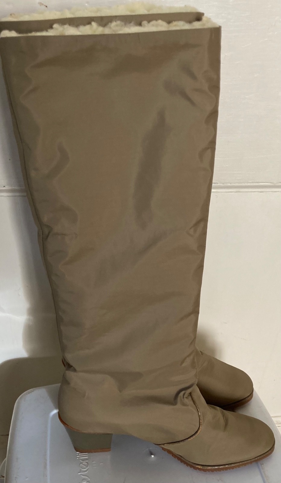 Vtg. Golo Performer Heeled Pull On Winter Boots Size 7M Taupe Fabric Vibram NIB