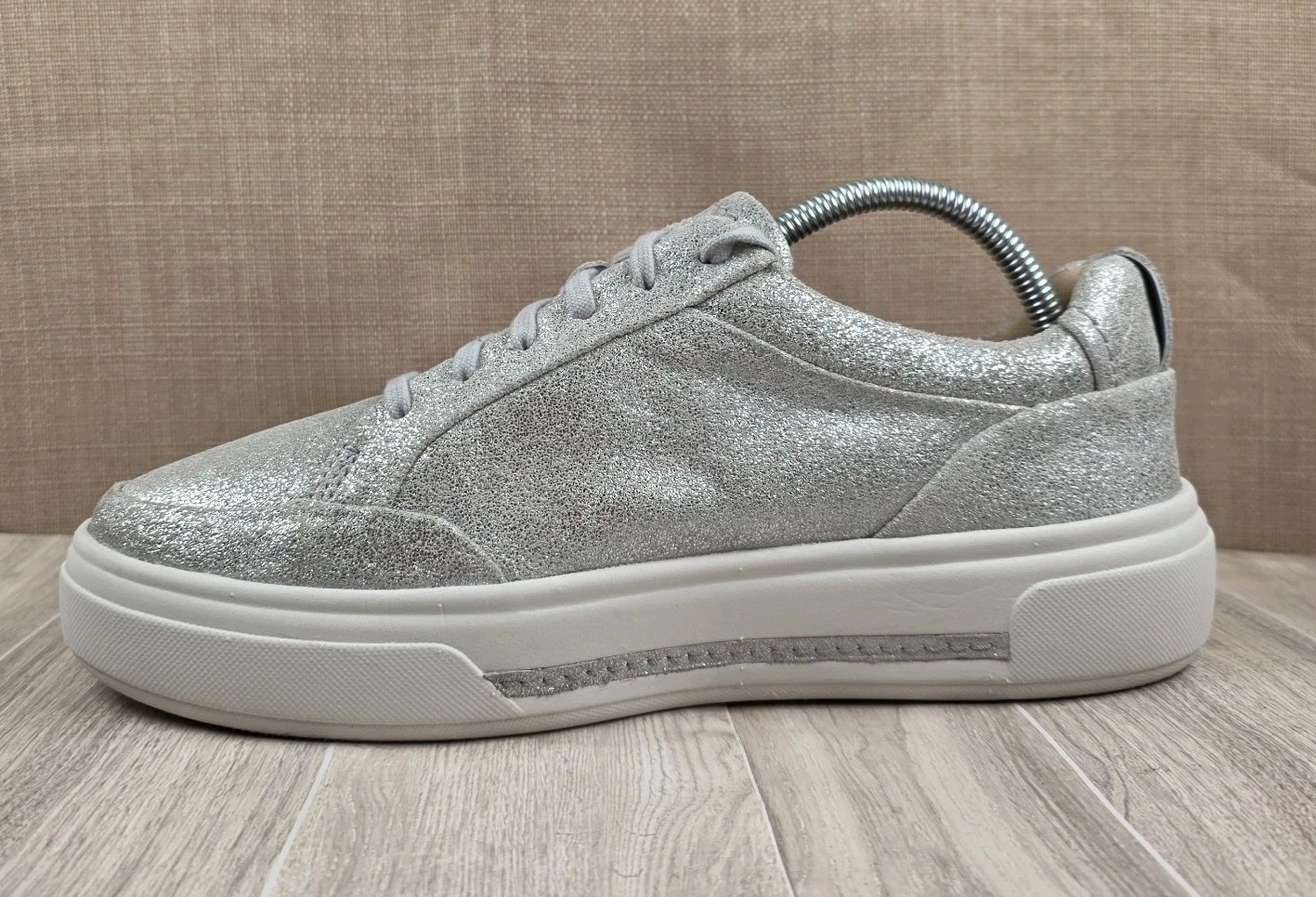 Clarks Artisan Womens 10M Hollyhock Zip Silver Metallic Active Sneakers Shoes