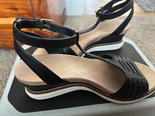 Cole Haan OriginalGrand, Blk Leather, Ankle Strap, Size 6.5 Med, 2.5 In, Heel