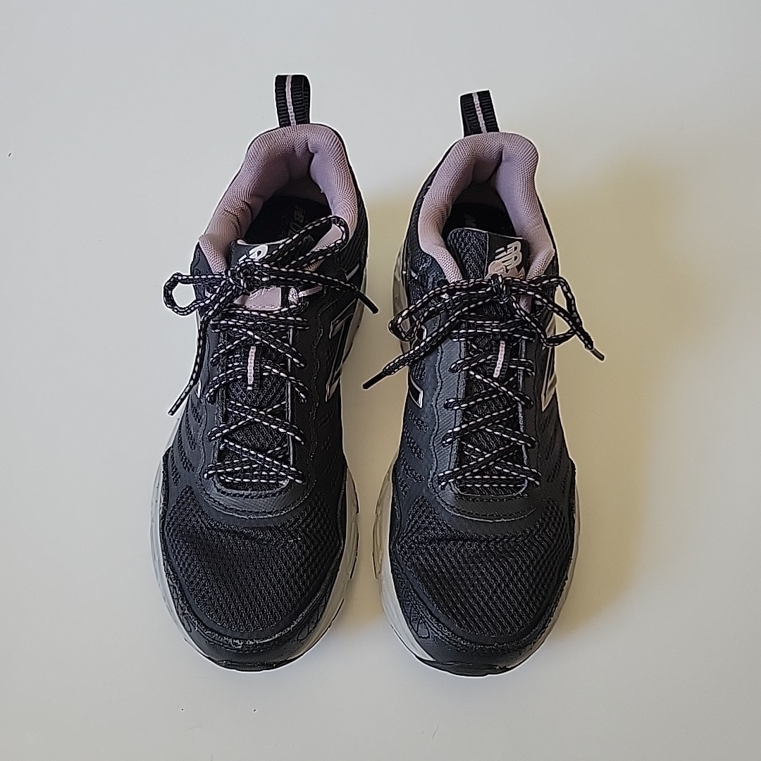New Balance All Terrain 573 Sneakers 9.5 Low Top Lace Up Black Activewear Casual