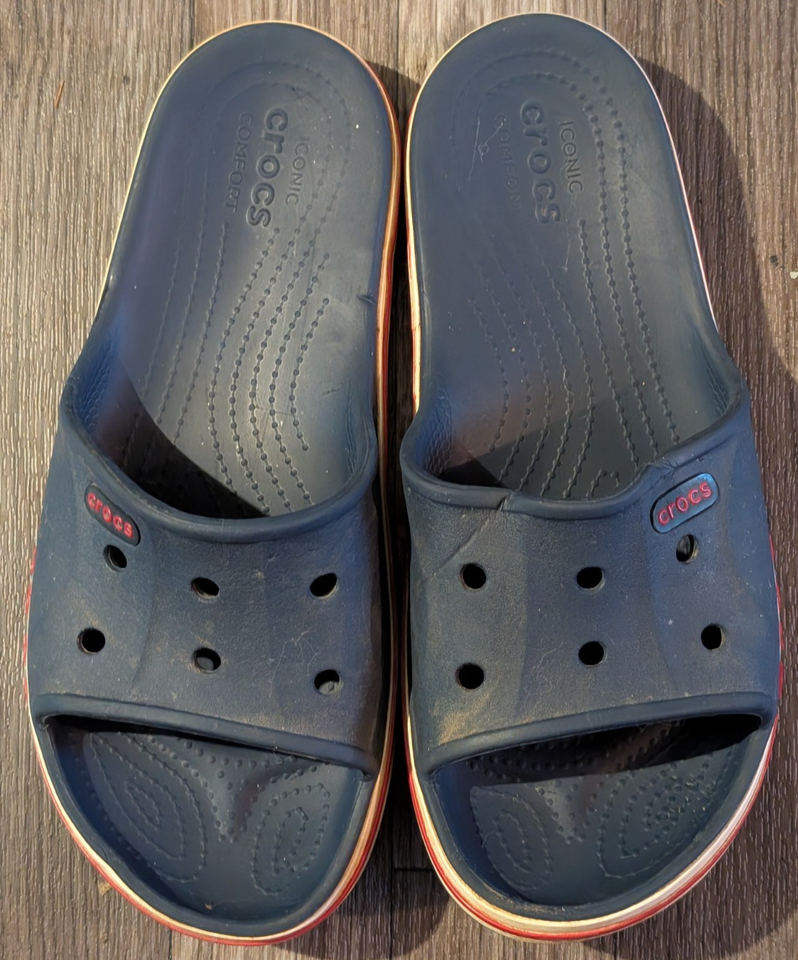 CROCS Bayaband Slide Unisex Sandals Men’s 8 / Women’s 10 Navy Blue Red Stripe