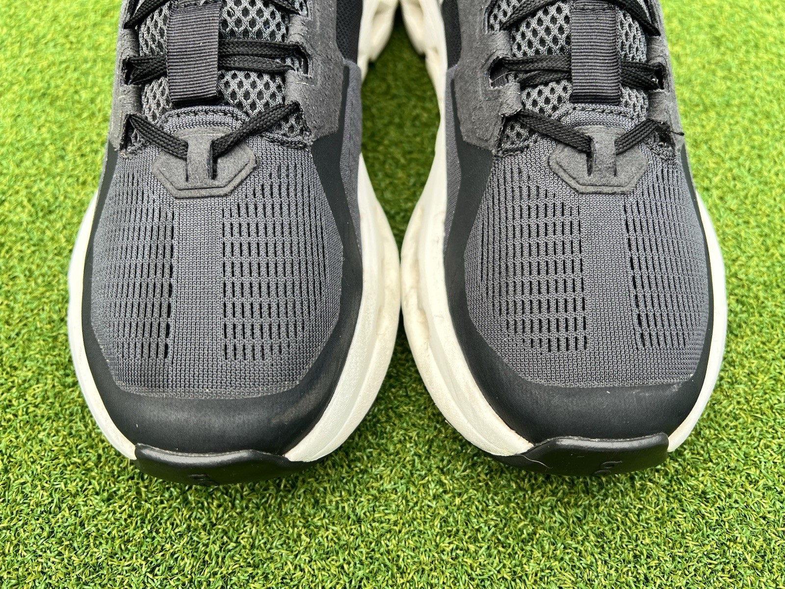 On Cloudrunner 2 Women’s Road Running Shoes Size 7.5 Eclipse Black Lace Up