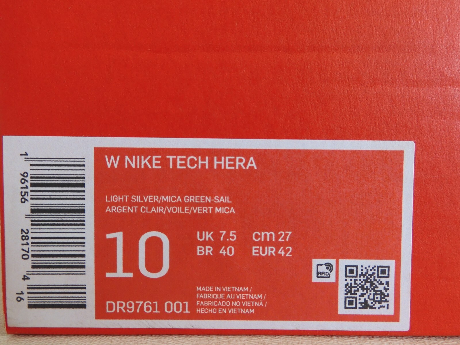 WMNS NIKE TECH HERA LIGHT SILVER-MICA GREEN-SAIL SZ 10 [DR9761-001]
