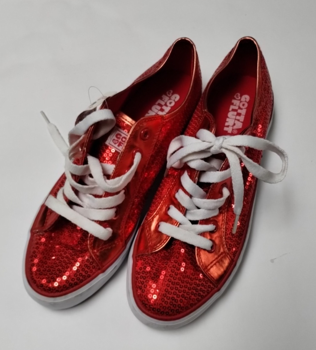 Gotta Flurt Women’s Size 8.5 Sparkling Red Sequin Sneakers with White Laces NWT