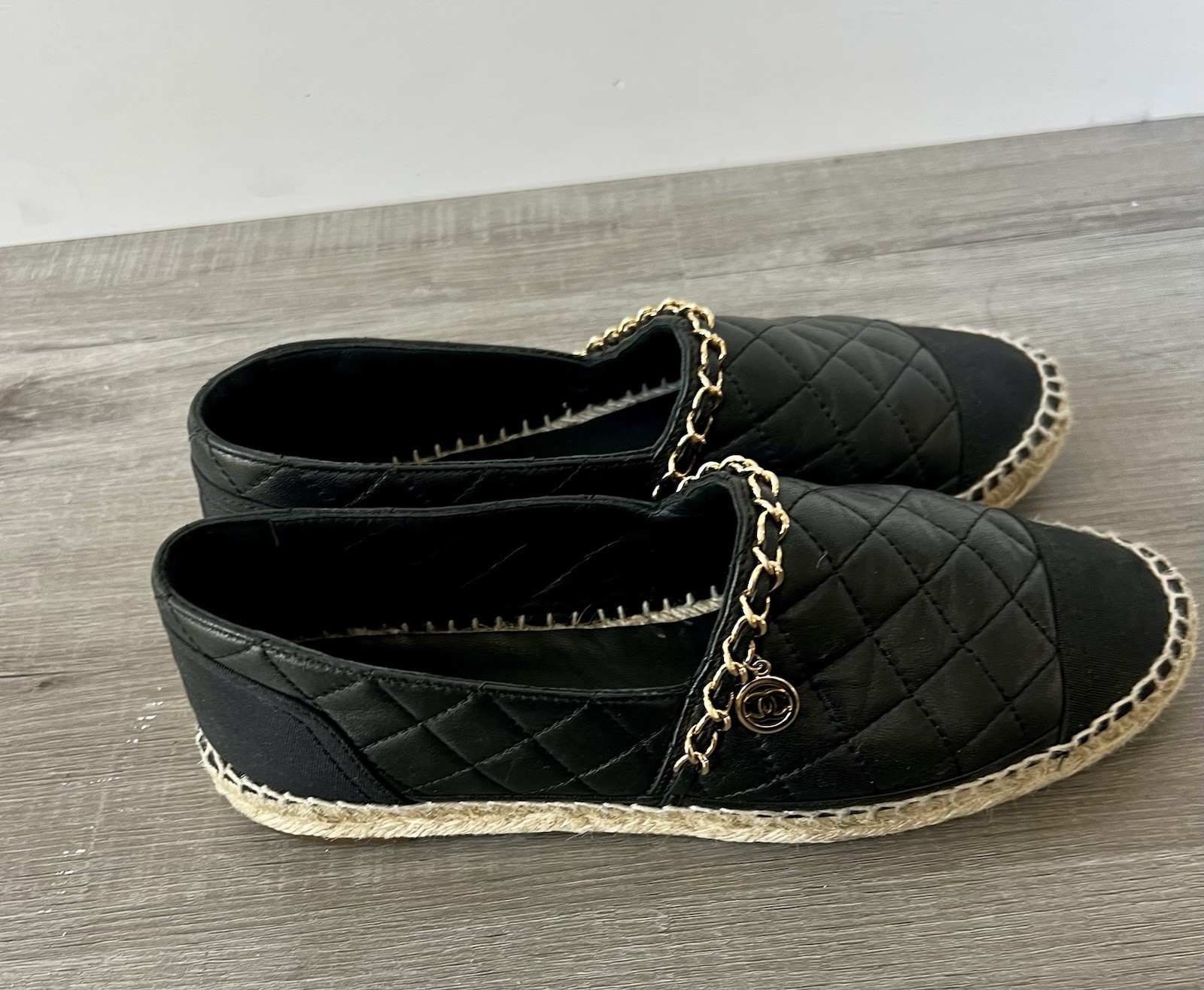 Chanel Black Lambskin/Grosgrain Quilted CC Chain Espadrilles sz 39