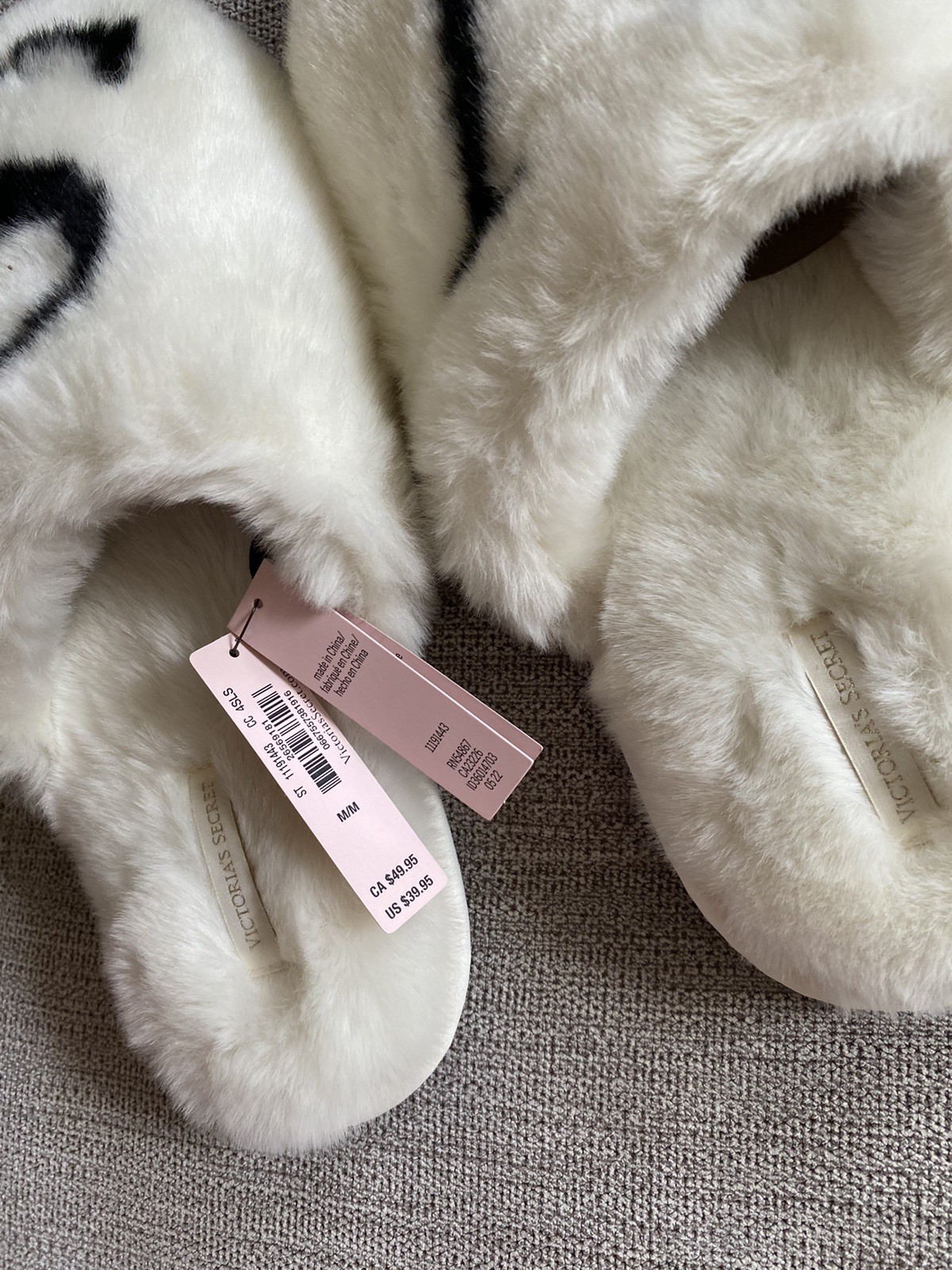 Victoria’s Secret VS Soft Plush Closed Toe Faux Fur Slippers White S M L NWT