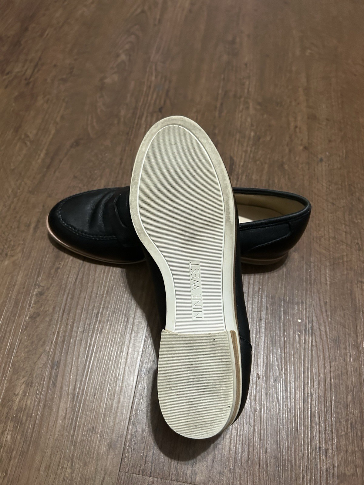 Nine West Women’s Black Leather Comfort Loafer Flats Round Toe Slip On US 6