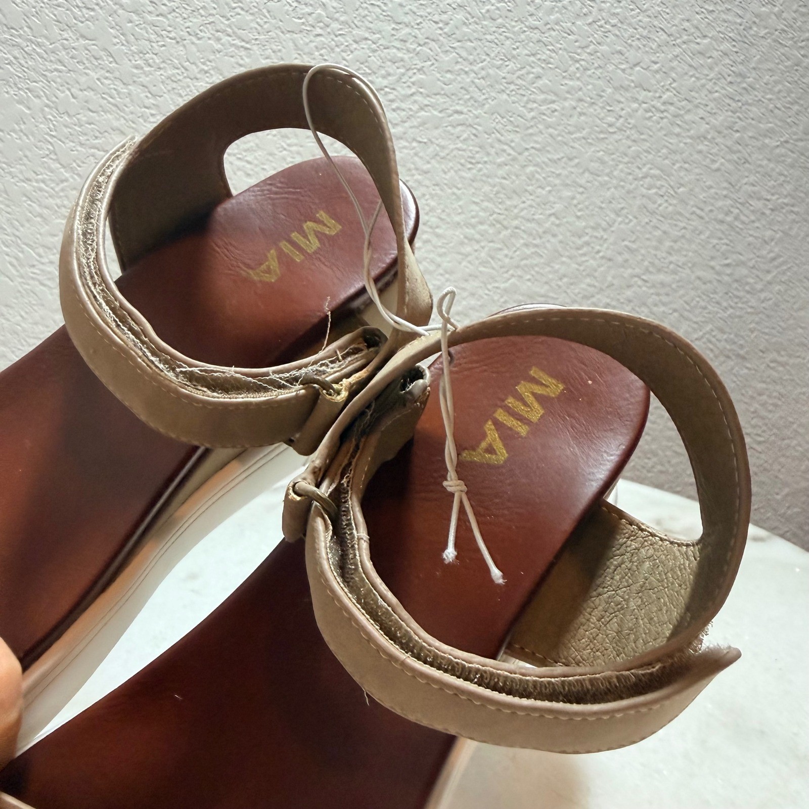MIA Womens Taupe Platform Wedge Sandals Size 9 Hook Loop Ankle Strap Neutral