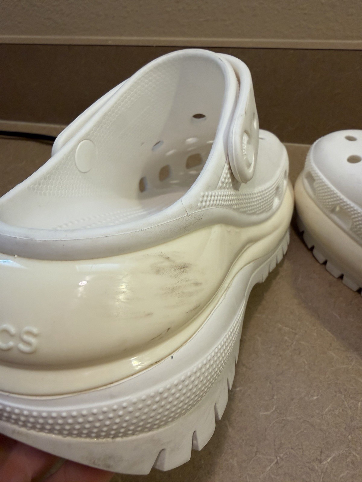 Crocs Mega Crush 207988 White Chunky Platform Clogs Sandals Womens 7 Mens 5