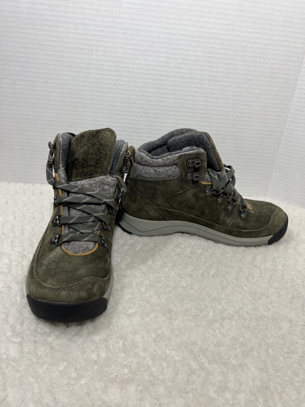 DANNER Adrika Sienna 30131 Womens Sz 6 Military Green Suede Leather Hiking Boots