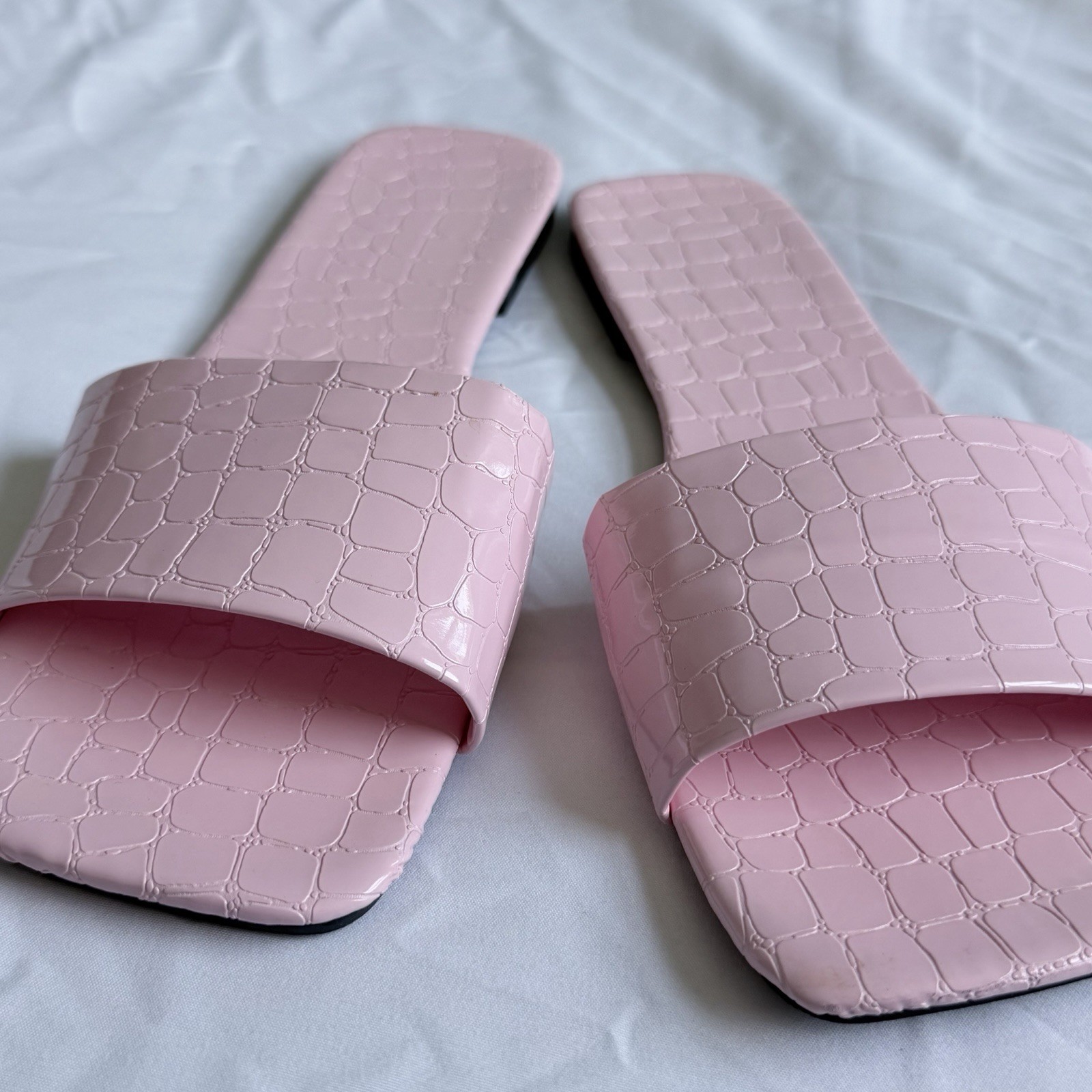 Baby Pink Croc-Embossed Glossy Slip On Square Peep Toe Size 9 Cute Slide Sandals