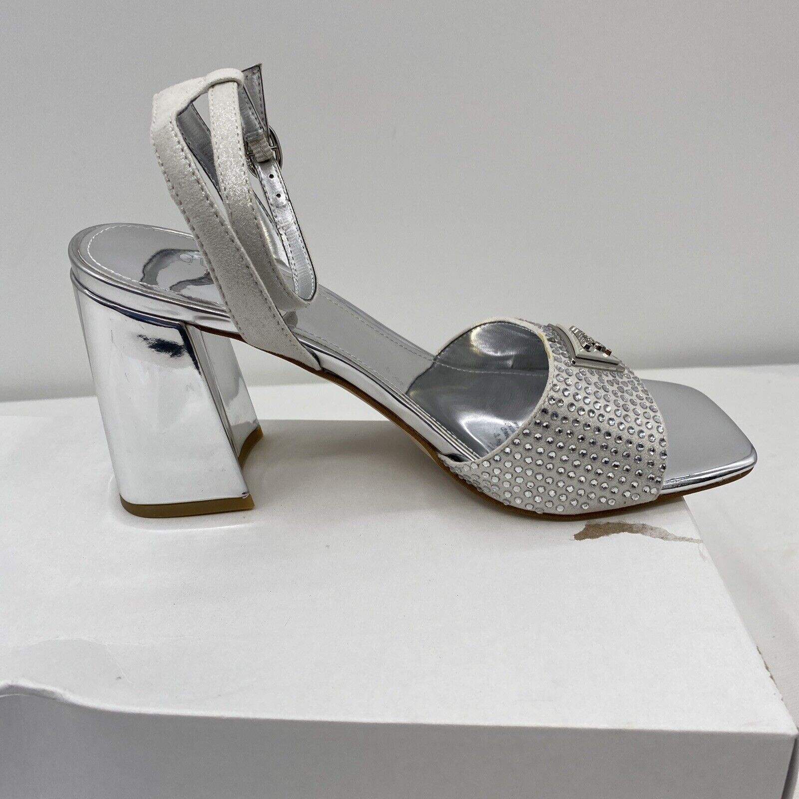 Guess Womens Gelya Silver Ankle Strap Dressy Heels 6 Medium (B,M)