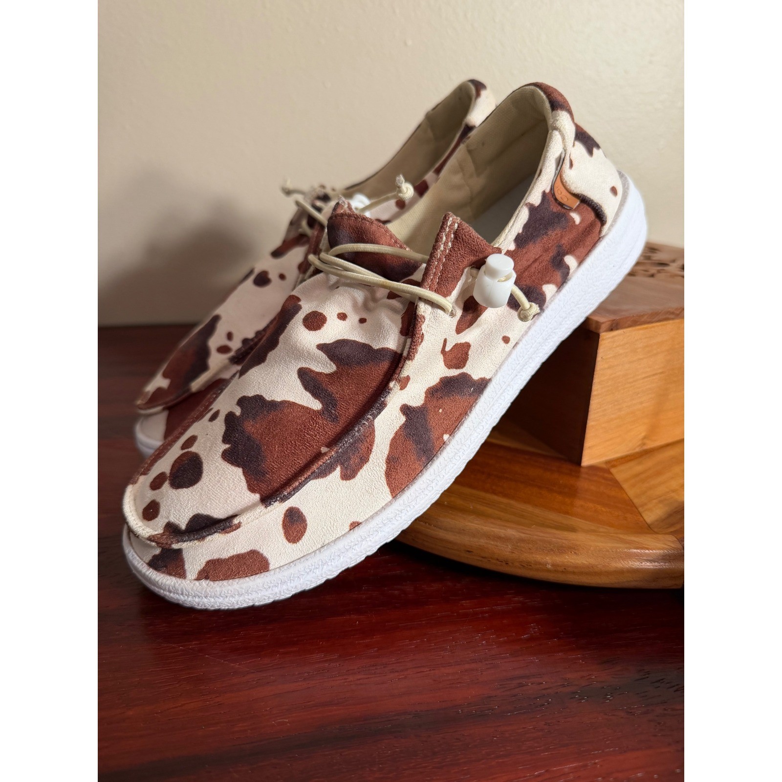 Corkys Kayak Women 9 Cow Print Brown Cream Slip On Loafers Bungee Boat Shoes