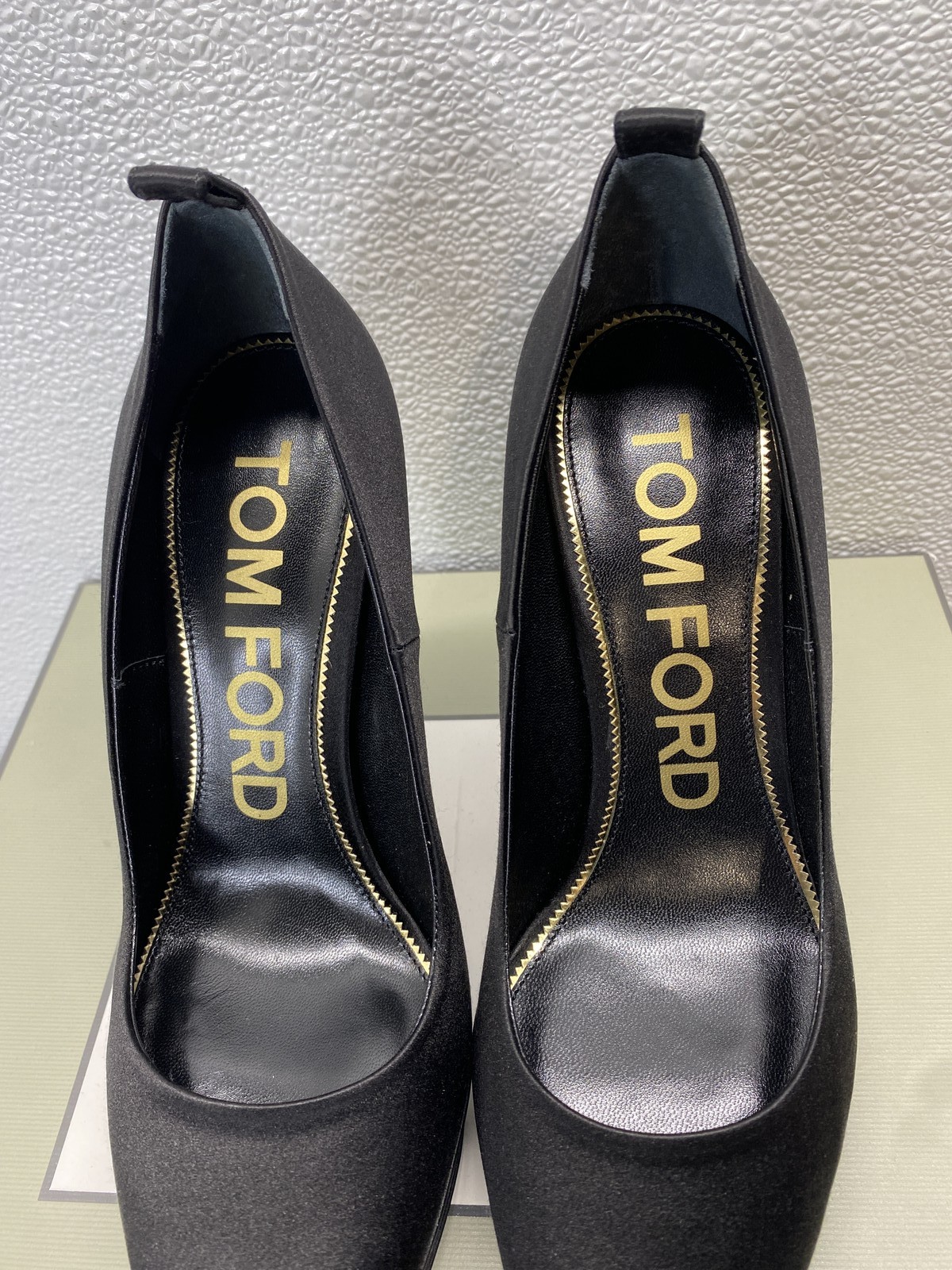Tom Ford Womens Laminated Satin Cone Heel 120 Pump Size 8.5/EU 38.5 Black