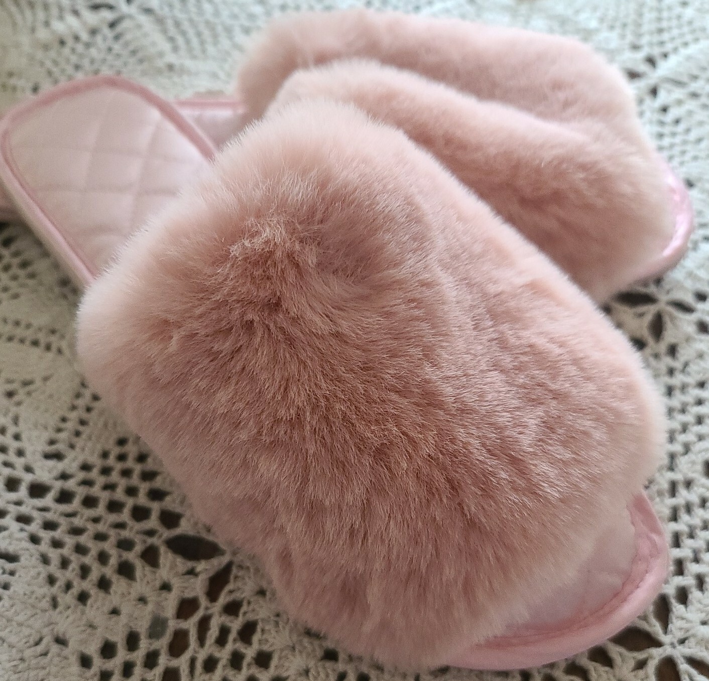 ASOS ~ Pink ~ Soft ~ Furry ~ Quilted ~ Slide-On Slippers ~ Size Large (9/10)